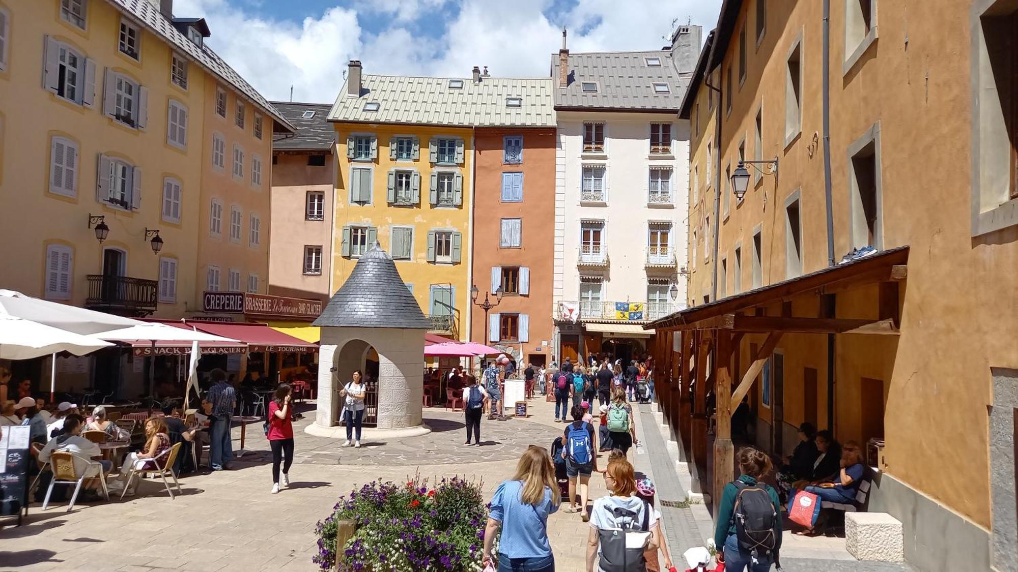 Appartement De Charme Le 1707 Au Coeur De La Cite Vauban Briançon Exteriör bild